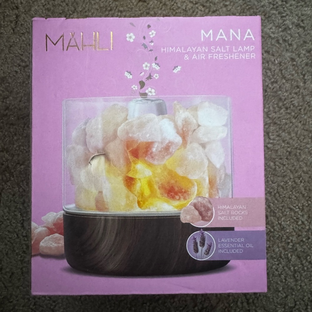 Himalayan salt lamp & essential oil freshener